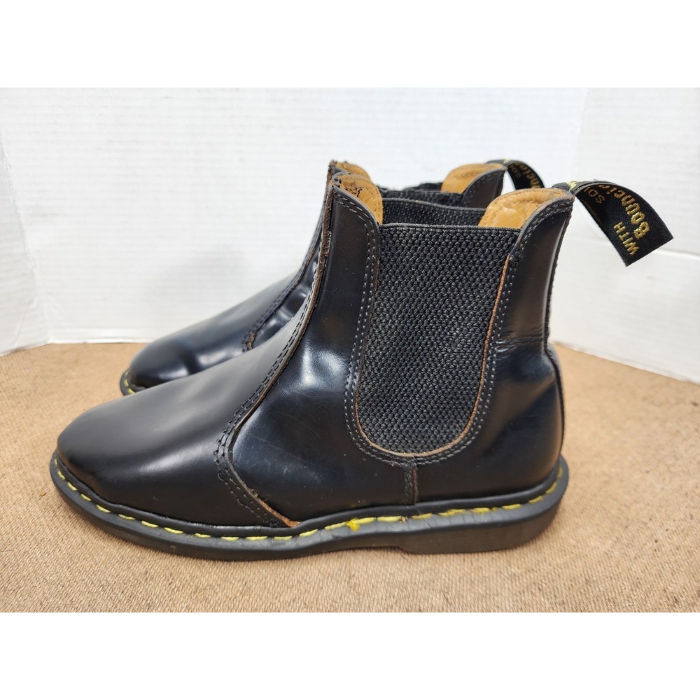 Dr. Martens Vintage 2976 Chelsea Boot Black Smooth Leather Men 9 Women 10